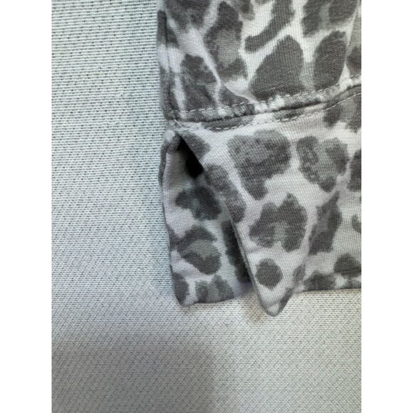 Tahari Womens Knit Sweater Top M Leopard Print Long Sleeve Casual - Picture 5 of 10